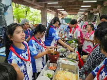 680529 อบรมนักเรียน รร.ขวาวใหญ่วิทยา เรียนรู้การทำอาหารมังสวิรัติ เมนูส้มตำ 30.jpeg