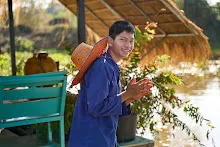 670120 สมุนพระรามเรียน ปวช ช่วยสะสางผักตบจากบุ่ง สสษ.ใส่ปุ๋ยแปลงแตงโมริมมูล 31.jpeg