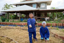 671220  ดูแลสวน ช่วยขุดดินเชื่อมคลองไส้ไก่ สสธ.ม.2 ทดลองต่อเชื้อจุลินทรีย์สังเคราะห์แสงด้วยพืช 18.jpg