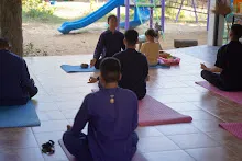 680109 สสธ.ม.4 ฝนเมล็ดพุทธรักษา ฝึกโยคะ สมุนพระรามชายช่วยร่อนทรายทำน้ำตก สวนน่ารัก 79.jpg