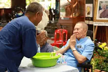 680416 รดน้ำดำหัว วันกตัญญูบูชาบรรพชน 6.JPG