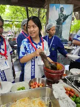 680529 อบรมนักเรียน รร.ขวาวใหญ่วิทยา เรียนรู้การทำอาหารมังสวิรัติ เมนูส้มตำ 28.jpeg