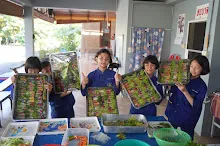 680609 เด็กสมุนพระราม ทำสลัดโรลขึ้นศาลาฉัน 68.JPG