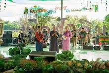 671230 สมุนพระรามแสดงร้องเพลง พิธีเปิดงานเพื่อฟ้าดิน คนมาดูงาน ทำ5ส ทำสวนบ่าย 200.jpg