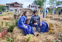 671216 สมุนพระราม ห่มดินสวนน่ารักด้วยฟางข้าว วัดระดับน้ำคลองไส้ไก่ 51.jpg