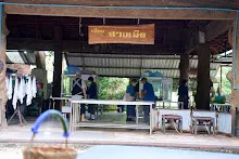671124 สมุนพระราม ทำสลัดโรลแจก ที่โรงครัวกลาง 76.jpg