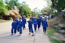 671228 สมุนพระรามเข้าค่าย เรียนการปรับปรุงพันธุ์พุทธรักษา เล่นเกมกินวิบาก พาทัวร์รถราง 371.jpg
