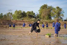 680111 กิจกรรมดำนาวันเด็กแห่งชาติ ของนร.สสธ.และสมุนพระราม 94.JPG