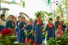 671230 สมุนพระรามแสดงร้องเพลง พิธีเปิดงานเพื่อฟ้าดิน คนมาดูงาน ทำ5ส ทำสวนบ่าย 149.jpg