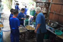 680623  เด็กสมุนพระรามร่วมทำงานขุดมันเทศ ในวันนบวร 147.jpeg