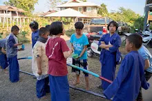 680117 สมุนพระรามปรับปรุงสวน ทาสีเสาป้ายสวนครอบครัวน่ารัก 124.jpg