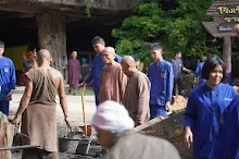 680602 สมุนพระราม และ สสธ.ขนทรายและปรับพื้นที่หน้าเฮือนศูนย์สูญ 125.JPG