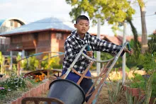 680110 สมุนพระราม ทำ 5 ส ปลูกต้นองุ่น ปรับปรุงแปลงดอกไม้ 85.jpg