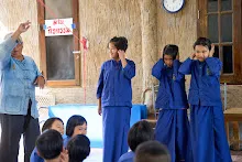 671214 สมุนพระราม เล่นเกมเดินโชว์ ขนหินทำน้ำตก 59.jpg