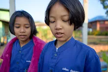 680608 สมุนพระรามเก็บเมล็ดพันธุ์ดอกไม้กินได้ที่สวน ไปขนดินปลูก 56.jpg