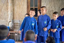 671214 สมุนพระราม เล่นเกมเดินโชว์ ขนหินทำน้ำตก 53.jpg