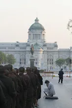 บิณฑ์หน้าลานพระรูป (2).JPG