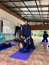 671212 สสธ.ม.4 ฝึกโยคะกับครูชมพู