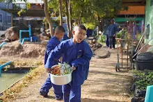 680103 สมุนพระรามดูแลสวนเช้า เย็น เปียหม่องเริ่มทำน้ำตก 23.jpg