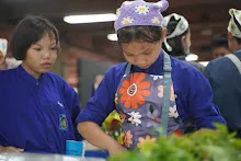 680529 สมุนพระราม สาธิตทำสลัดโรล งานอบรม นร.ขวาวใหญ่วิทยา สุรินทร์ 29.jpeg