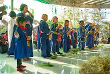 671230 สมุนพระรามแสดงร้องเพลง พิธีเปิดงานเพื่อฟ้าดิน คนมาดูงาน ทำ5ส ทำสวนบ่าย 161.jpg
