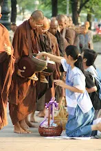 พท+สมณะบิณฑ์ที่งานชุมนุม (105).JPG
