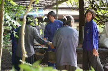 680602 สมุนพระราม และ สสธ.ขนทรายและปรับพื้นที่หน้าเฮือนศูนย์สูญ 138.JPG