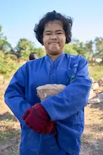 671221 เช้าสมุนพระรามดูแลสวน และขนหินทำน้ำตก บ่ายเล่นเกมกับครูโหน่ง 168.jpg
