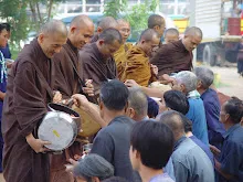 พท+สมณะบิณฑ์ที่งานชุมนุม (73).JPG