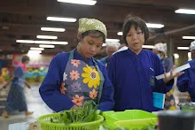 680529 สมุนพระราม สาธิตทำสลัดโรล งานอบรม นร.ขวาวใหญ่วิทยา สุรินทร์ 47.jpeg