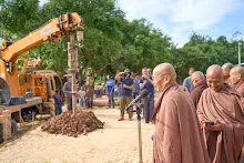 671025 พิธีตอกเสาเข็มแรก สถูปบูชาพ่อครู31.jpg