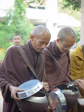 พท+สมณะบิณฑ์ที่งานชุมนุม (54).JPG