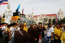 พท+สมณะบิณฑ์ที่งานชุมนุม (31).JPG