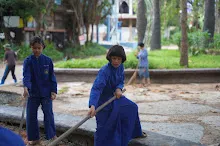 680602 สมุนพระราม และ สสธ.ขนทรายและปรับพื้นที่หน้าเฮือนศูนย์สูญ 53.JPG