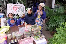 671216 นร.สมุนพระรามไปขายสลัดโรล ที่อุทยานบุญนิยม วันแรก พาณิชย์บุญนิยม 16.jpg