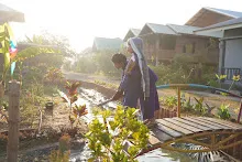 680107 สมุนพระรามดูแลสวนเช้า 42.JPG