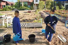 680103 สมุนพระรามดูแลสวนเช้า เย็น เปียหม่องเริ่มทำน้ำตก 1.jpg