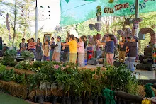 671230 สมุนพระรามแสดงร้องเพลง พิธีเปิดงานเพื่อฟ้าดิน คนมาดูงาน ทำ5ส ทำสวนบ่าย 252.jpg