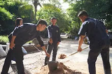 680602 สมุนพระราม และ สสธ.ขนทรายและปรับพื้นที่หน้าเฮือนศูนย์สูญ 137.JPG