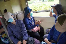 680703 เด็กสมุนพระรามนั่งรถไฟไปปฐมอโศก ร่วมงาน ๙๐ ปี ลุงจำลอง 94.jpeg
