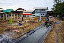 671207 สมุนพระรามทำสวนครอบครัวน่ารัก รดน้ำ เพราะกล้า ถมบ่อ 26.jpg