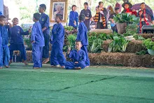 671230 สมุนพระรามแสดงร้องเพลง พิธีเปิดงานเพื่อฟ้าดิน คนมาดูงาน ทำ5ส ทำสวนบ่าย 302.jpg