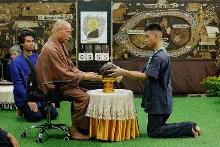 680411 พิธีรับกลด รุ่น กราบลาหลวงปู 39.jpeg