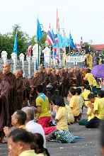 พท+สมณะบิณฑ์ที่งานชุมนุม (28).JPG