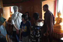 680706 เด็กสมุนพระรามไปเนินพอกิน ร่วมงาน ๙๐ ปี ลุงจำลอง ไปสะพานรถไฟสายมรณะ วัดถ้ำเสือ จามจุรีย์ยักษ์ 180.jpeg