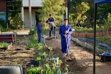 680116 สสธ. ม.4 ทำขอบทางเดินในสวน โยคะกับครูชมพู สวนครอบครัวน่ารัก 3.jpg