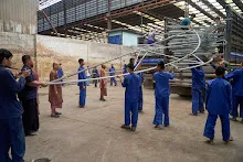 680120 ชาวบวรบ้านราช ช่วยกันลงเต๊นท์ 59.jpg