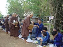 พท+สมณะบิณฑ์ที่งานชุมนุม (53).JPG