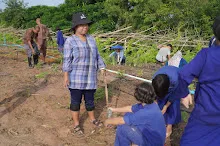 680714 สมุนพระรามร่วมงานวันบวร ถอนหญ้าสวนกตัญญูแผ่นดิน 57.JPG