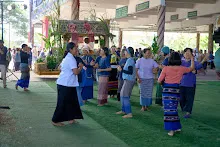 671230 สมุนพระรามแสดงร้องเพลง พิธีเปิดงานเพื่อฟ้าดิน คนมาดูงาน ทำ5ส ทำสวนบ่าย 268.jpg